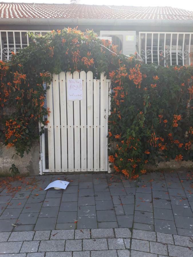 Michal 'Place Tel Aviv Luaran gambar